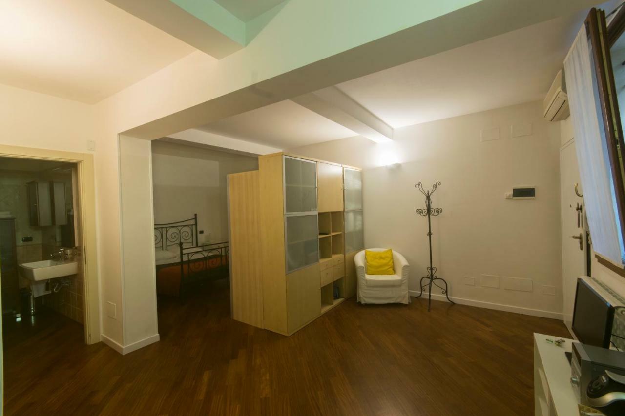 Suite Del Borgo - Affittacamere - Guest House โบโลญญา ภายนอก รูปภาพ