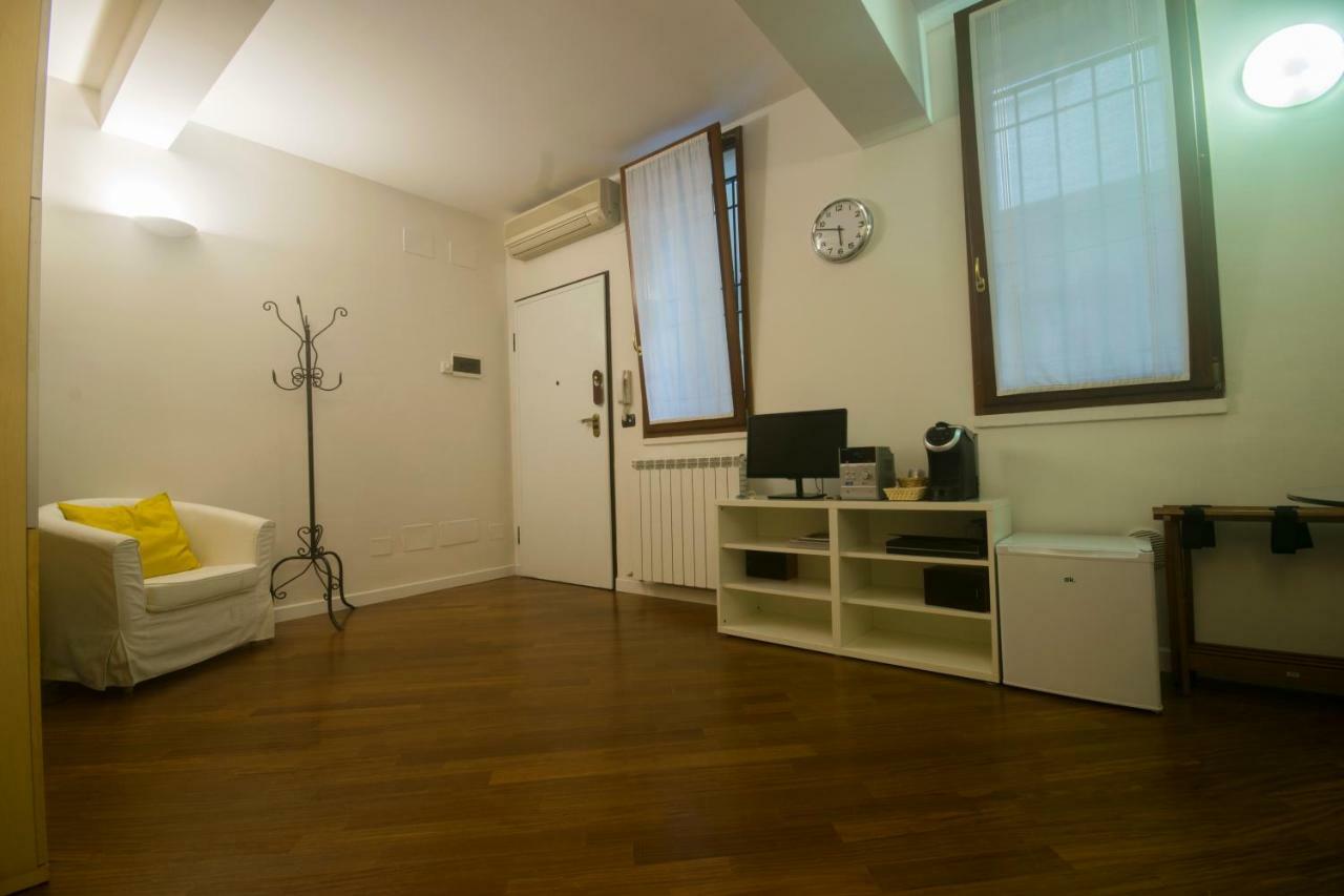 Suite Del Borgo - Affittacamere - Guest House โบโลญญา ภายนอก รูปภาพ